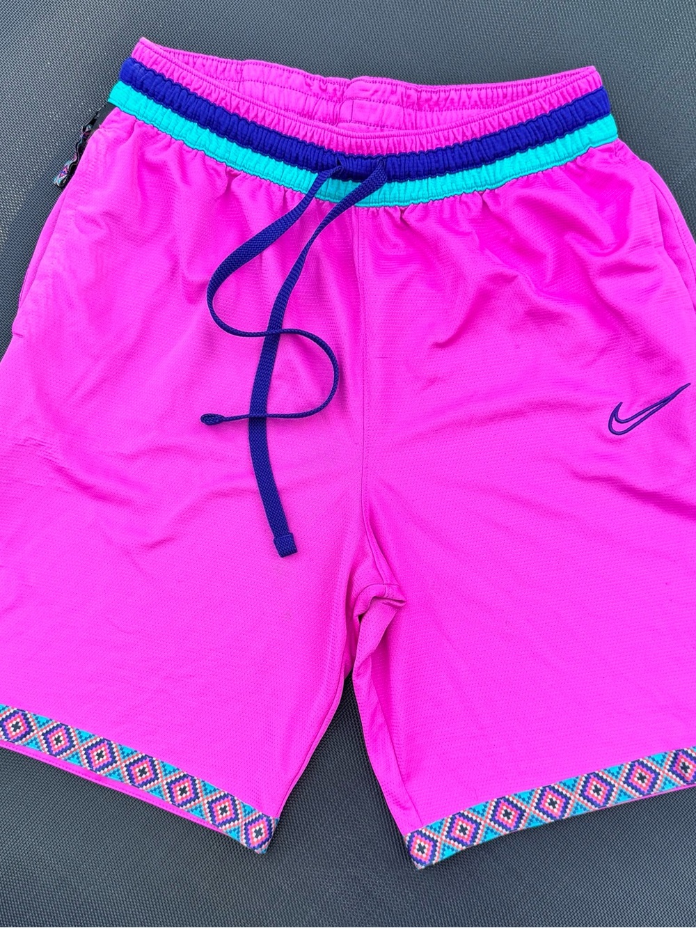 NIKE
DRY DNA SHORTS
Men Medium Active Fuchsia/Regency Purple
